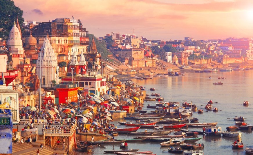 Same-Day-Taj-Mahal-Tour-by-Gatiman-Express-Train